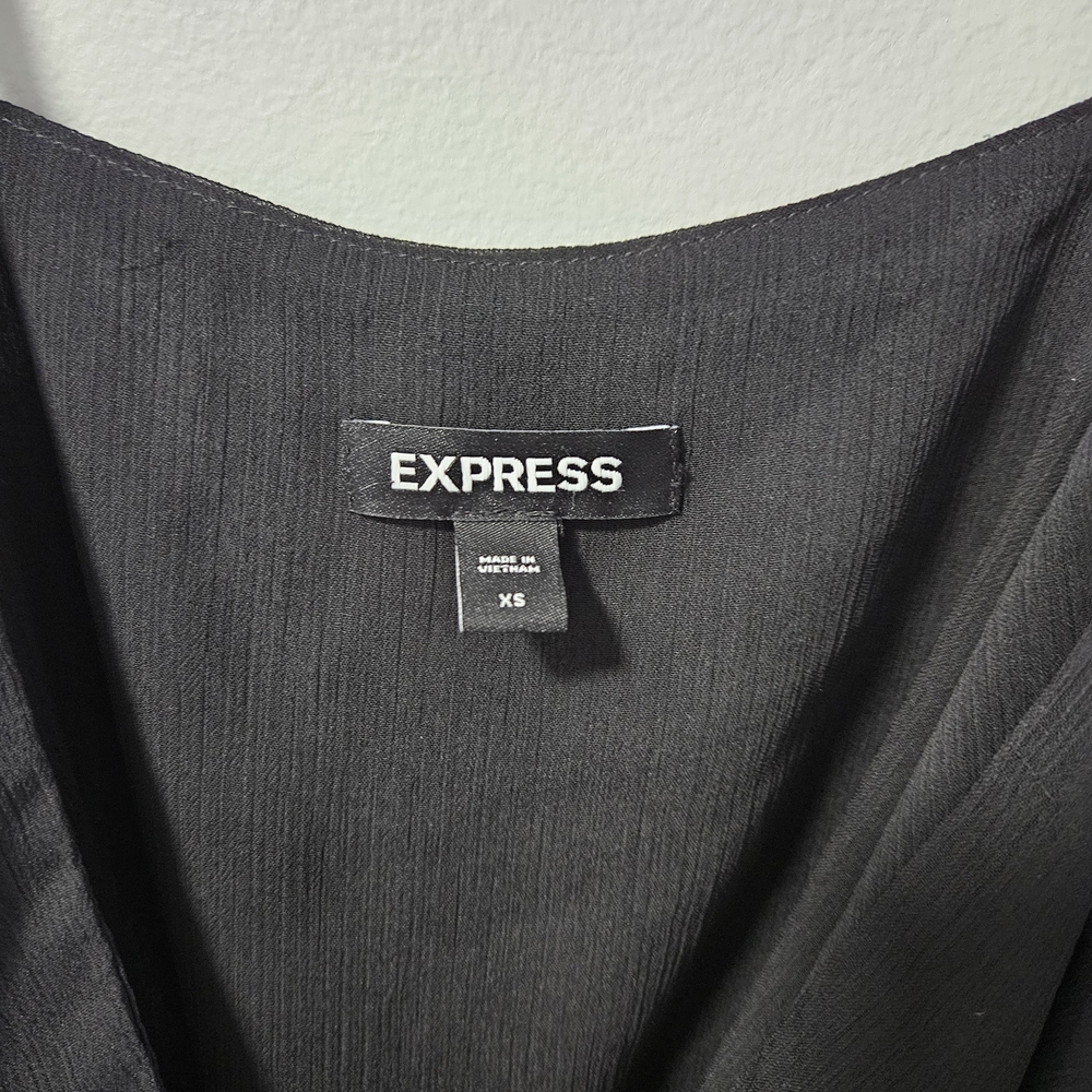 Express Black Ruffle Crop Top - Picture 4 of 5